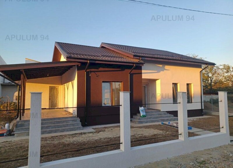 Sabareni, casa noua tip parter, cu pod mansardabil