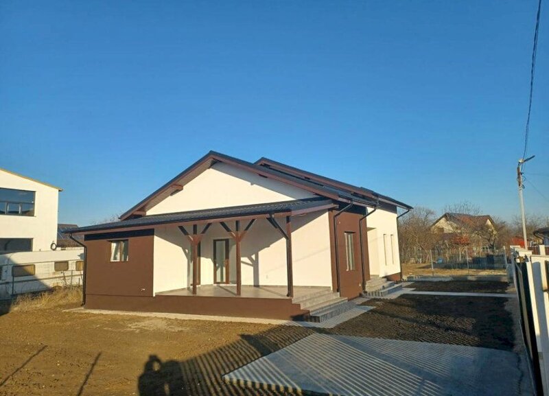 Sabareni, casa noua tip parter, cu pod mansardabil